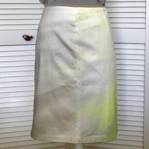 TAHARI Skirt in sweet tart, Size 14